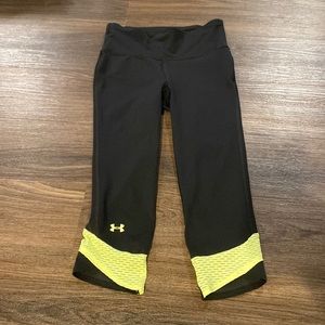 Under Armour XS Black Green Yellow Neon Fly By Compression Leggings Crop Heat